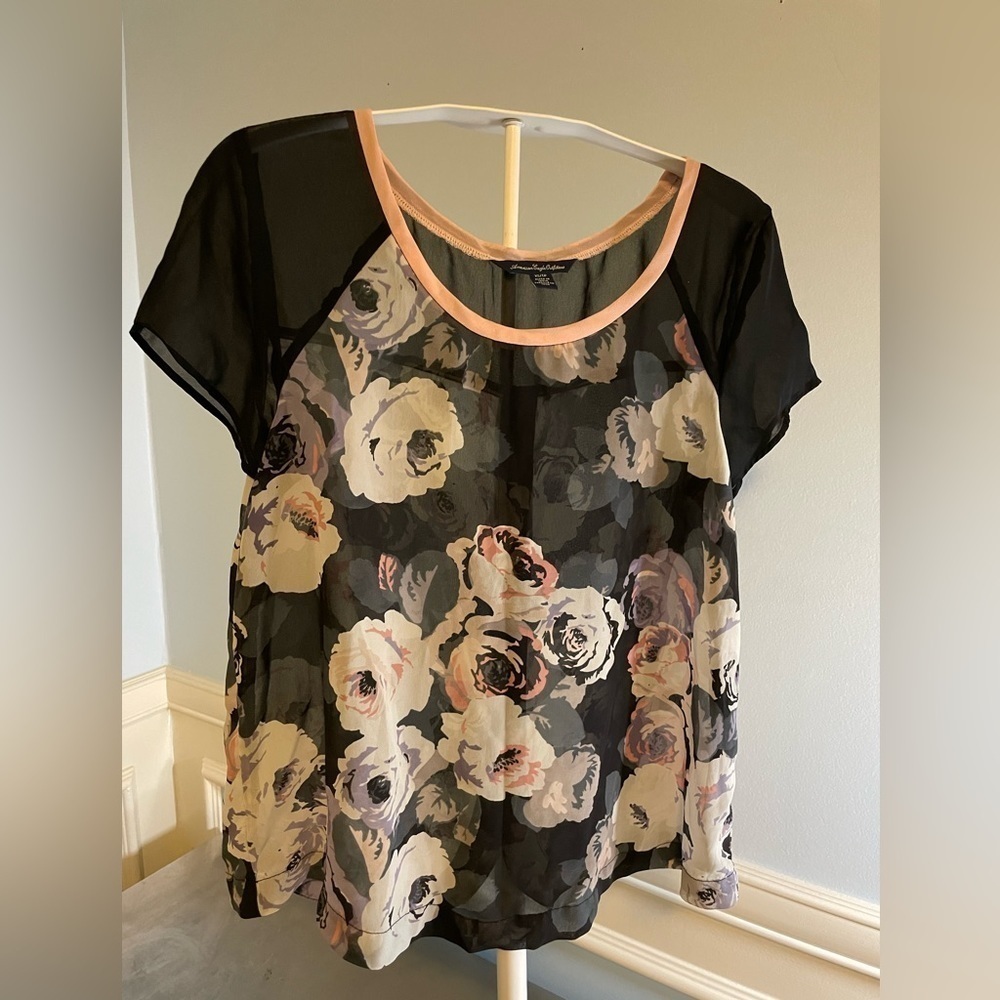 American Eagle floral swing top